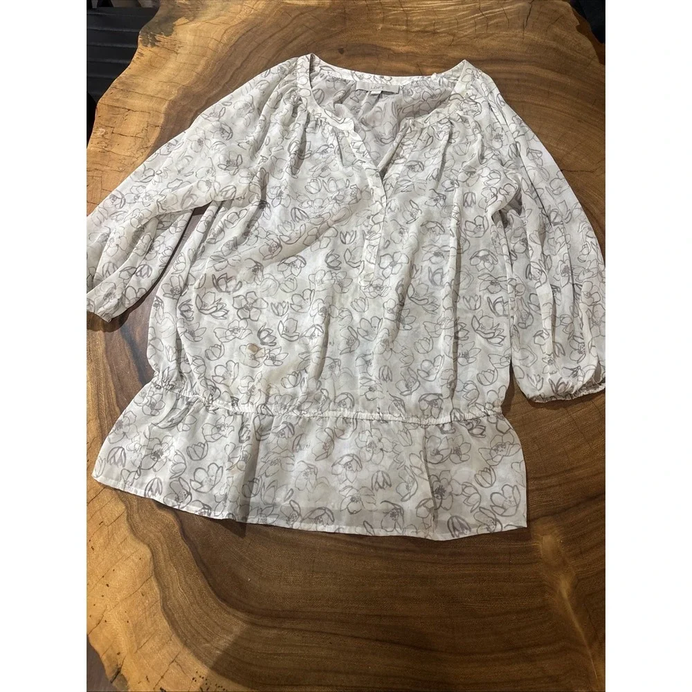 Ann Taylor Loft Womens Gray Tan Floral V-Neck 3/4 Sleeve Blouse Size M - Picture 2 of 3